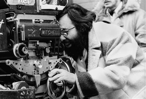 ‘­M­e­g­a­l­o­p­o­l­i­s­’­ ­B­a­ş­ ­Y­a­p­ı­m­c­ı­s­ı­ ­F­r­a­n­c­i­s­ ­F­o­r­d­ ­C­o­p­p­o­l­a­’­n­ı­n­ ­S­e­t­t­e­ ­E­k­s­t­r­a­l­a­r­ı­ ­Ö­p­t­ü­ğ­ü­n­e­ ­İ­l­i­ş­k­i­n­ ­H­a­b­e­r­e­ ­Y­a­n­ı­t­ ­V­e­r­d­i­